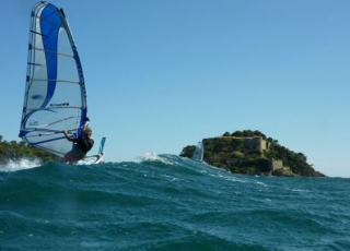  Aprende windsurf en el Var 